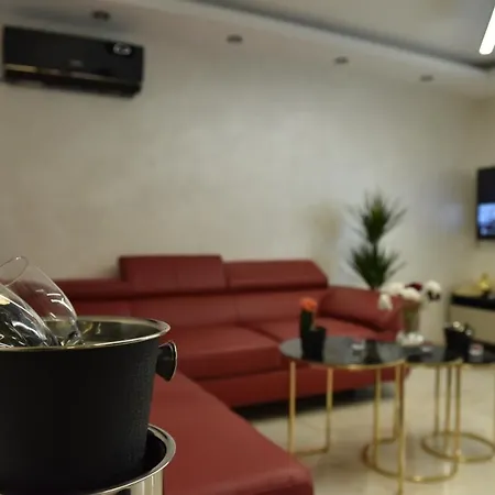 Fine Story Lux - Jacuzzi & Wifi & Netflix & Mini Bar דירה בלגרד