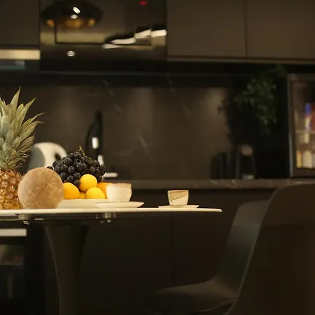 Fine Story Lux - Jacuzzi & Wifi & Netflix & Mini Bar Διαμέρισμα Βελιγράδι