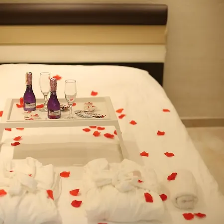 Fine Story Lux - Jacuzzi & Wifi & Netflix & Mini Bar Διαμέρισμα *