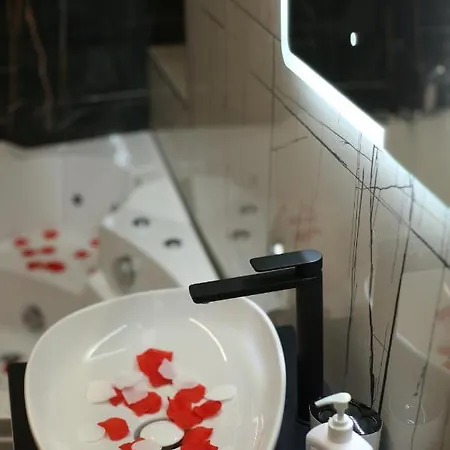 Fine Story Lux - Jacuzzi & Wifi & Netflix & Mini Bar