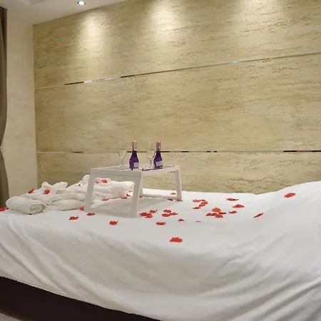 Fine Story Lux - Jacuzzi & Wifi & Netflix & Mini Bar Βελιγράδι